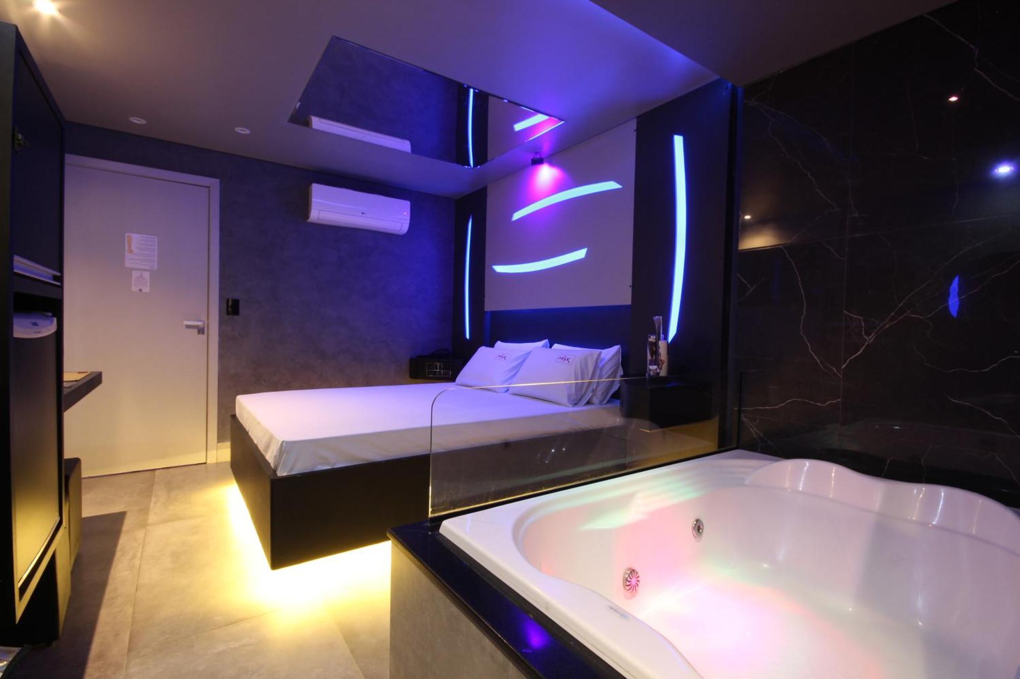 Misk 2 Love hotel *